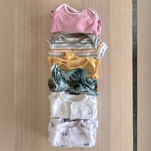 Newborn to 3 month mixed clothing bundle of 6 items